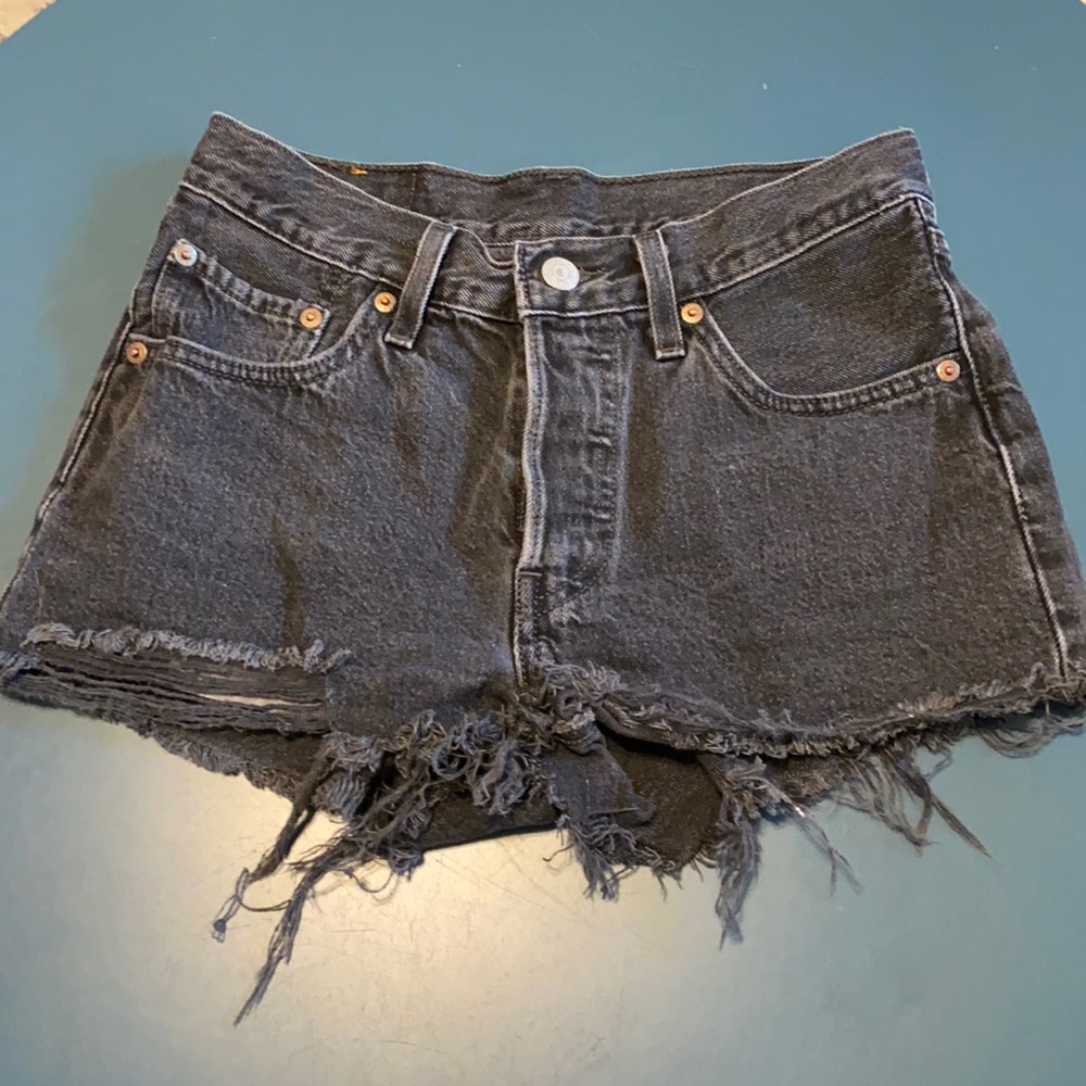 Levi’s 501 Cut-Off Shorts